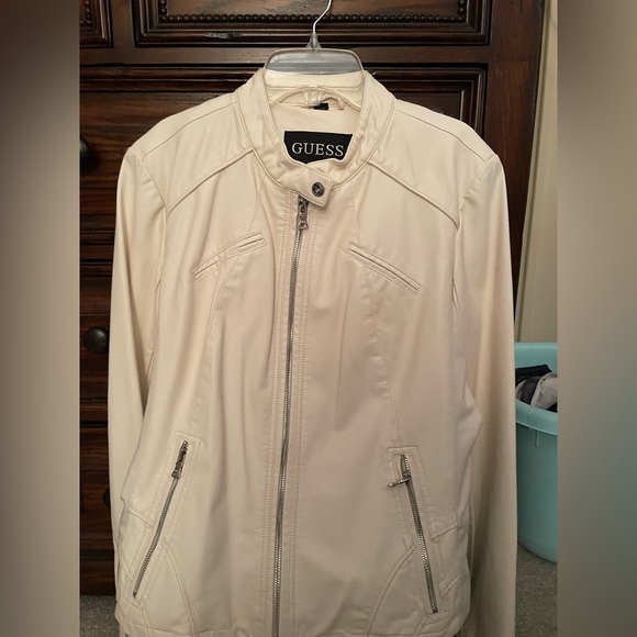 Guess faux leather jacket like new - Picture 2 of 3